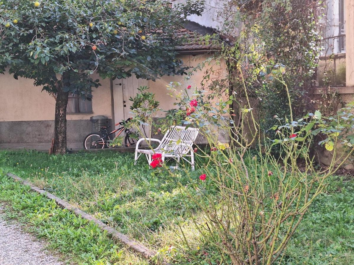 Appartamento La Casa Dei Nonni Malnate Exteriér fotografie