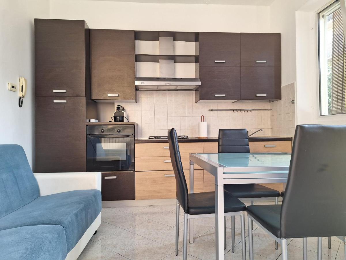 Appartamento La Casa Dei Nonni Malnate Exteriér fotografie